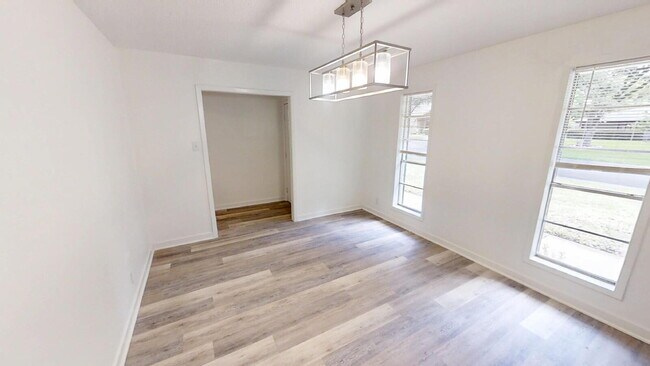 Foto del edificio - "Charming 3-Bed, 2-Bath Gem with 1,654 Sq Ft of Comfort in Temple, TX!"