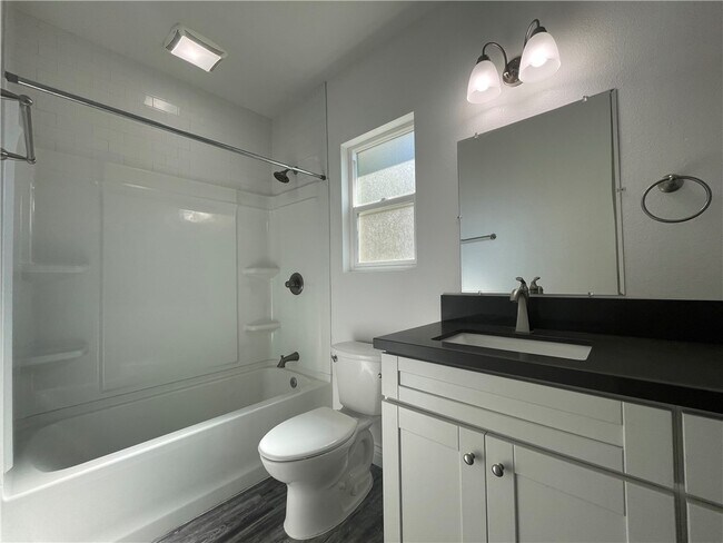 Foto del edificio - 10189 Base Line Rd