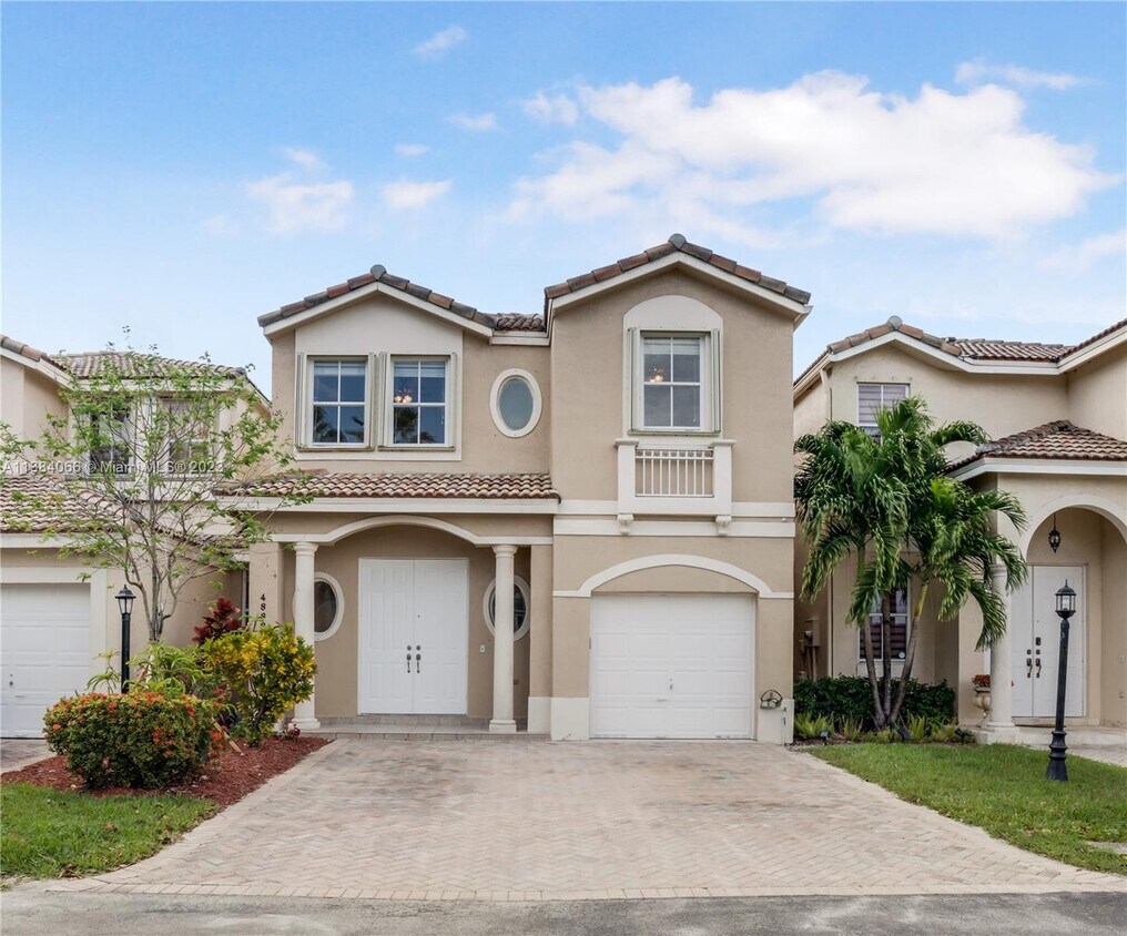 4882 NW 108th Psge, Doral, FL 33178 Townhome Rentals in Doral FL
