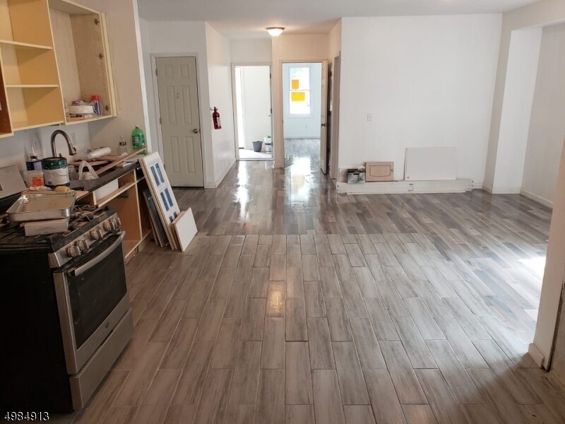 Primary Photo - 230 W 1st Ave