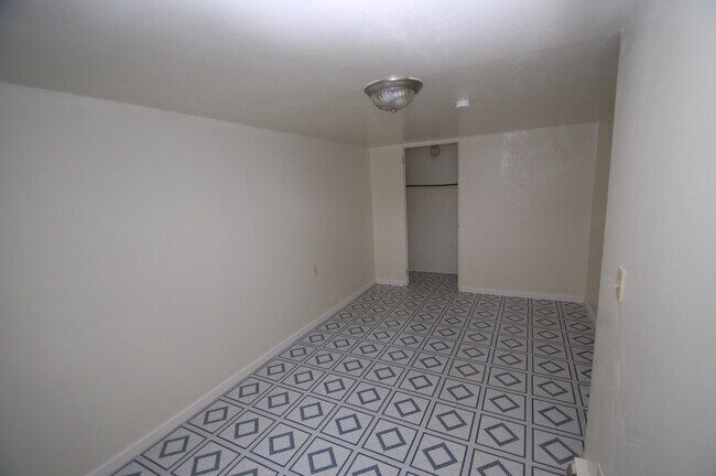 Building Photo - 430-3 Westwood