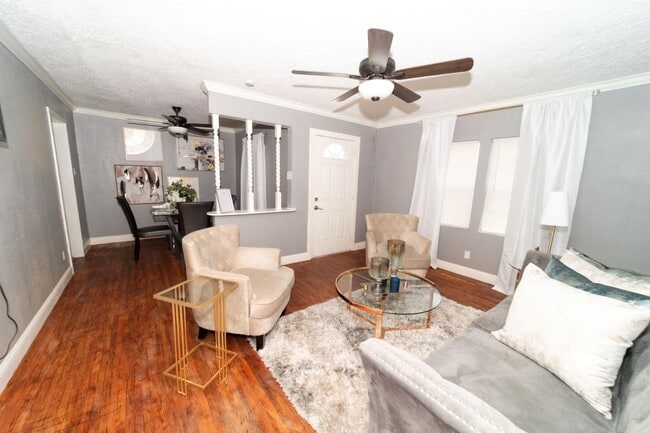 Building Photo - 1502 Acacia Dr