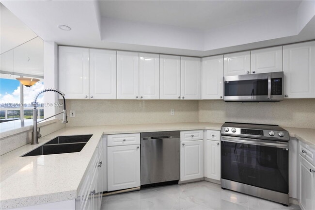 Foto del edificio - 1800 Sunset Harbour Dr