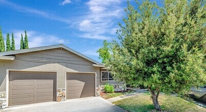 Building Photo - 625-627 Vasona Ct