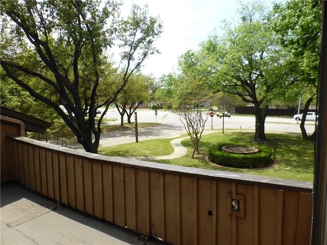 Building Photo - 3111 Golden Oak