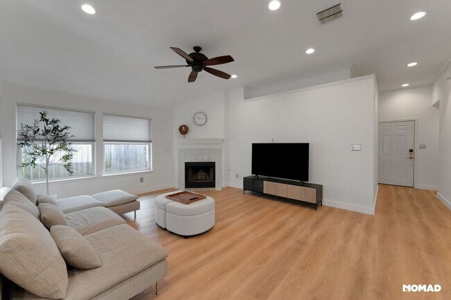 Foto del edificio - Spacious 4BR House in Austin