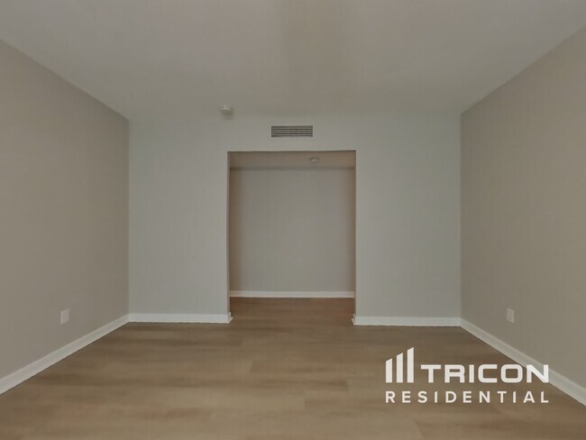 Foto del edificio - 10630 N 33rd Ave