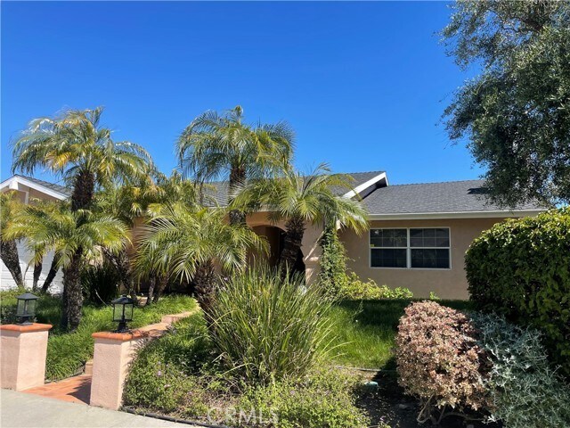 Foto principal - 3160 Kirkham Dr