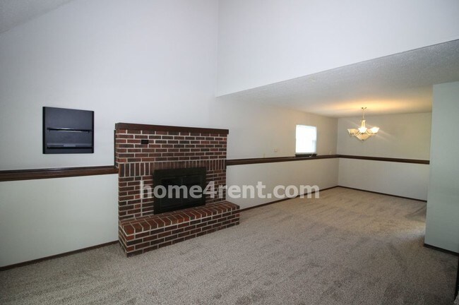 Building Photo - 10182 Haskins St