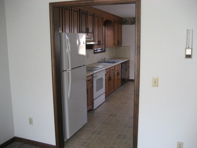 Building Photo - 11 Bluff St