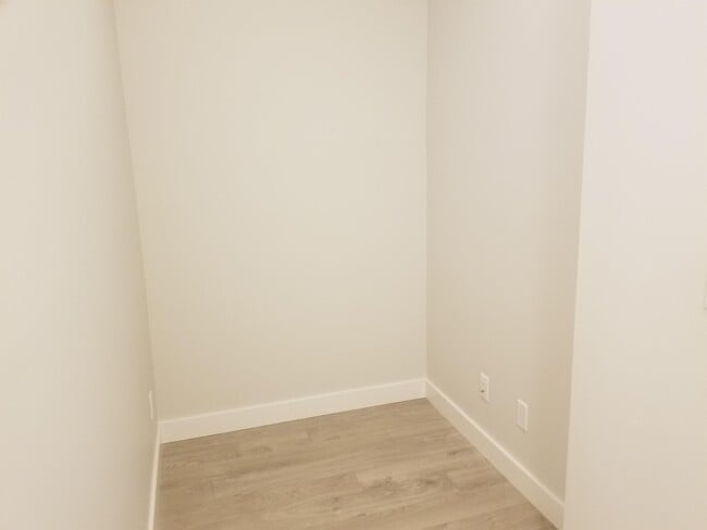 Photo du bâtiment - 1728 Gilmore Ave