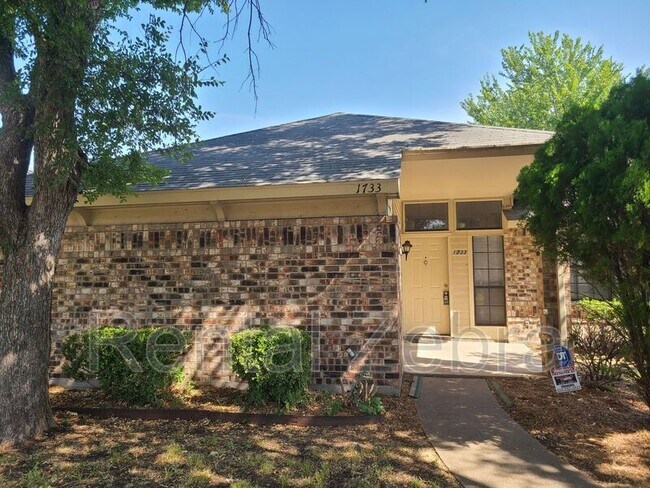 Foto del edificio - 1733 Colborne Dr