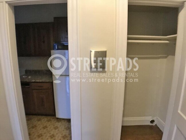 Foto del edificio - bedroom in Malden MA 02148