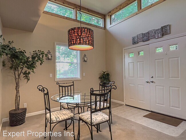 Foto del edificio - 3 br, 1 bath House - 525B South 3rd Street