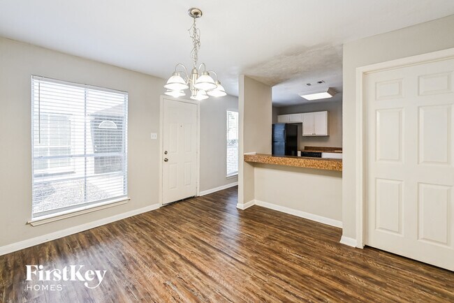 Building Photo - 15827 Pine Mountain Dr