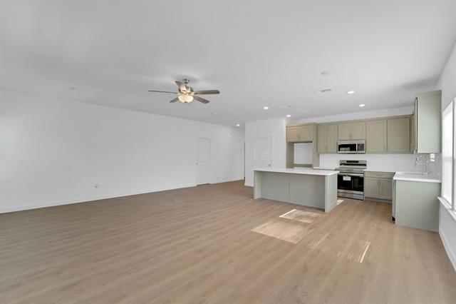 Building Photo - 904 Bora Bora St