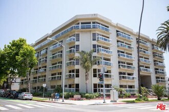Building Photo - 801 Ocean Ave