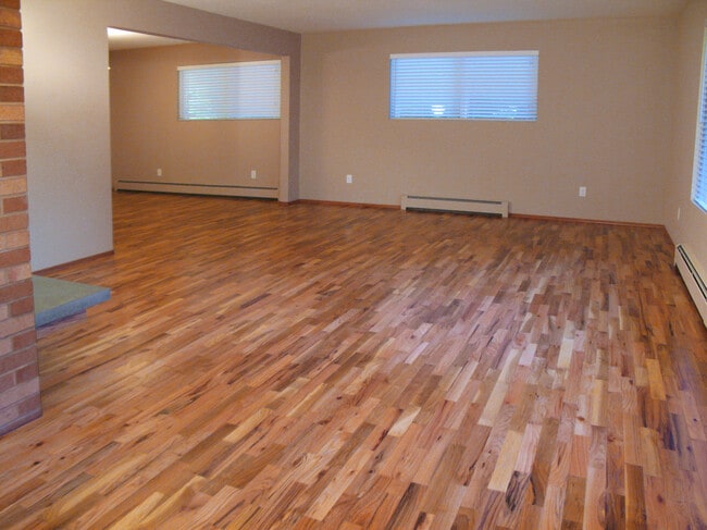 Living room with hardwood floors - 9604 SW Morrison St
