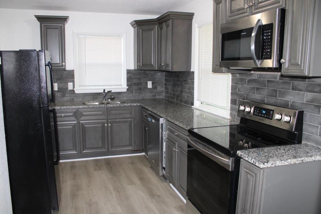 Foto principal - 3311 Freeman Ave