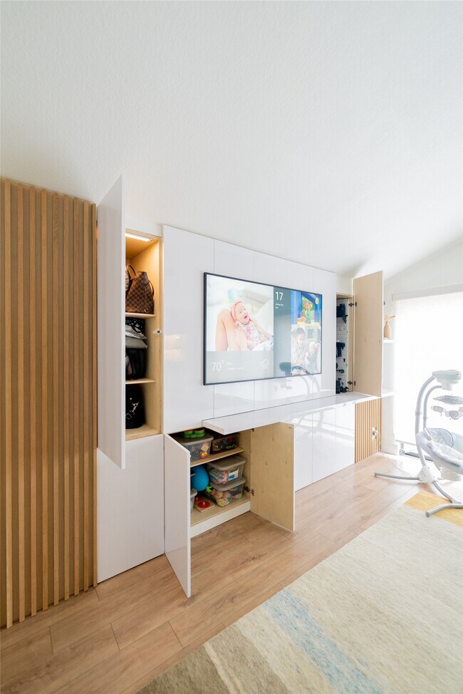 Foto del edificio - 14110 Greenway Dr
