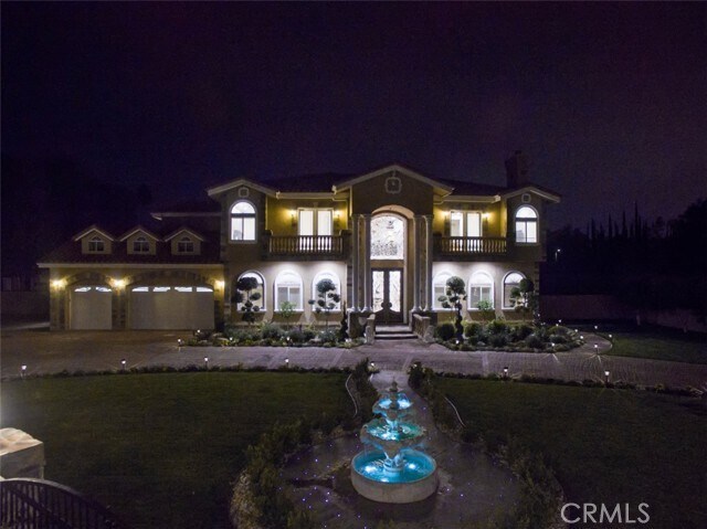 Foto del edificio - 10062 Valley Circle Blvd