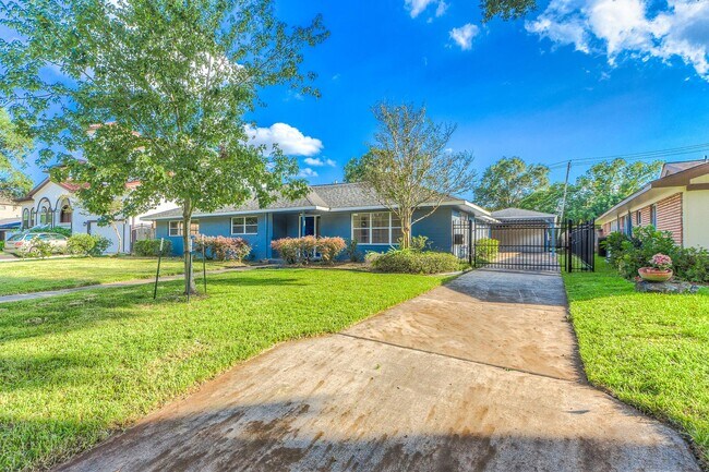 Foto del edificio - 3627 Tartan Ln