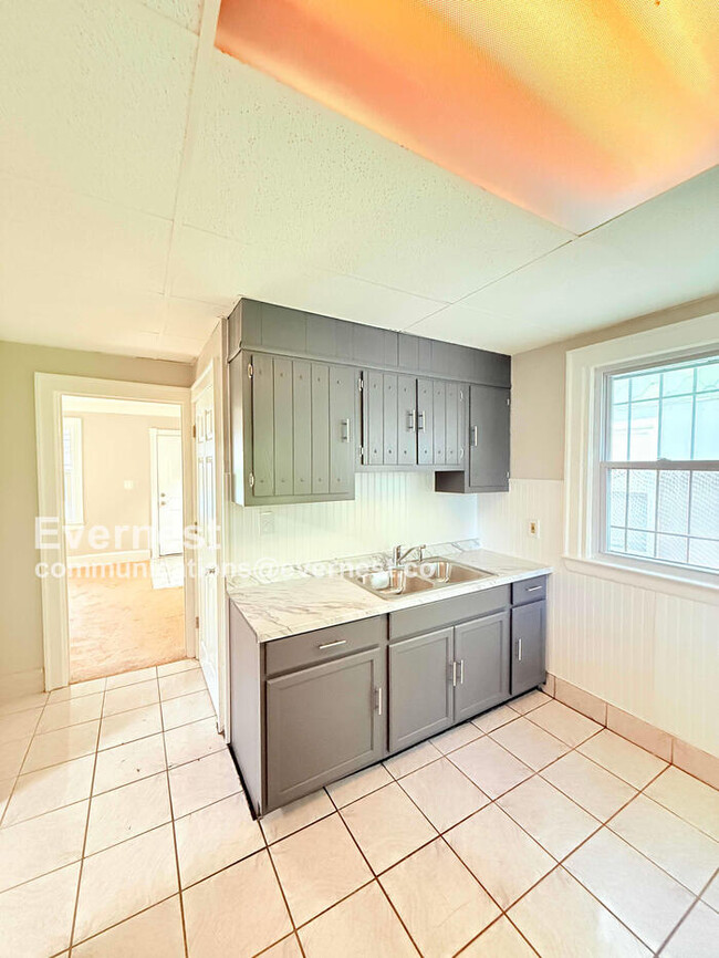 Foto del edificio - Cozy 3-Bedroom Home with Hookups / Pet-Fri...
