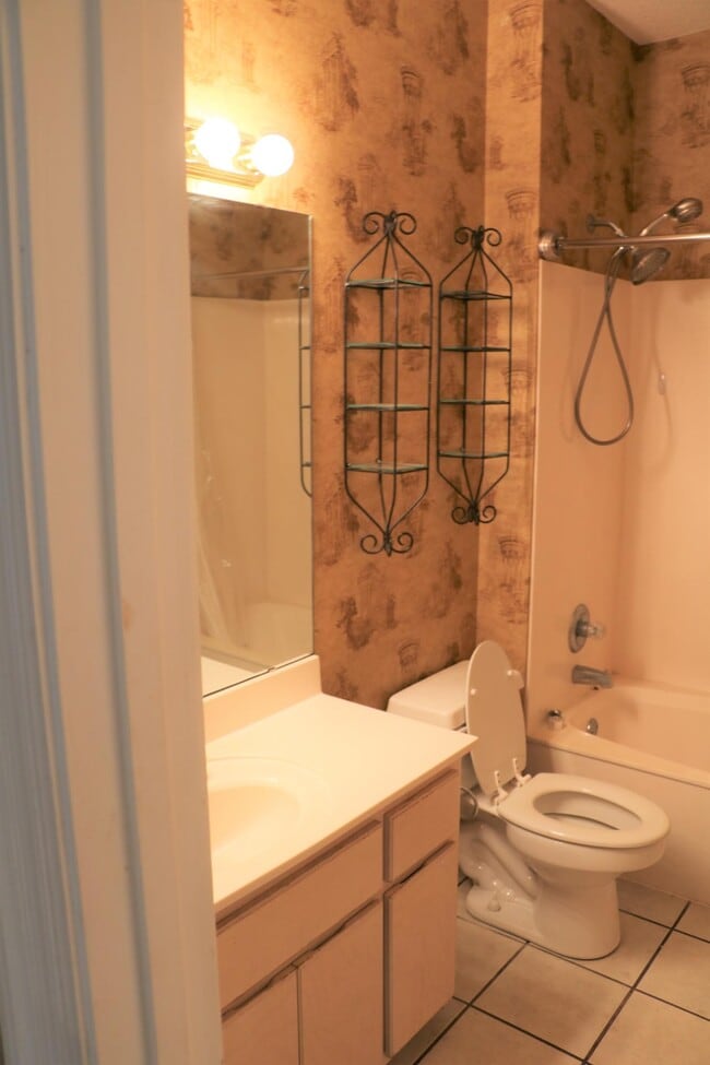 Building Photo - 9657 Leeward Way