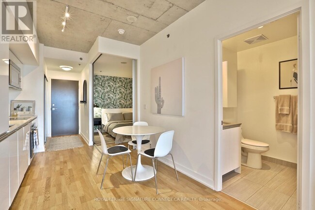 Building Photo - 20 Minowan Miikan Ln