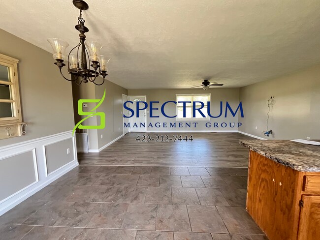 Foto del edificio - 3 bedroom 2 bath single family home
