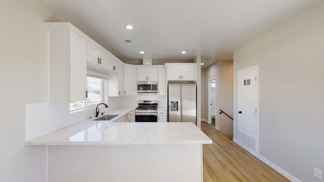 Foto del edificio - 4BD/2BA, Quick Walk to Campus!