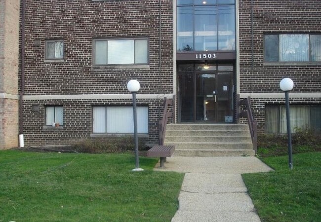 Building Photo - 11501 Amherst Ave