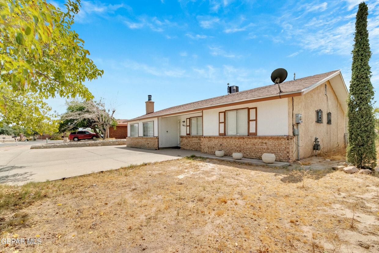 Foto principal - 1611 Bernard Kern Dr