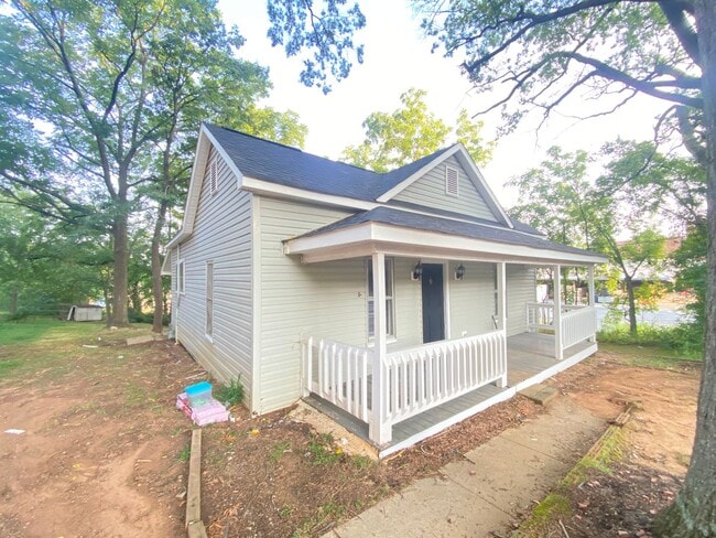 Building Photo - Fully Remodeled 2022 2bd/1ba House close t...