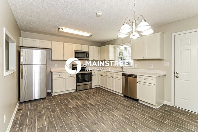 Foto del edificio - 3 Bedroom Pet-Friendly Home in Greensboro, NC with Main Street Renewal