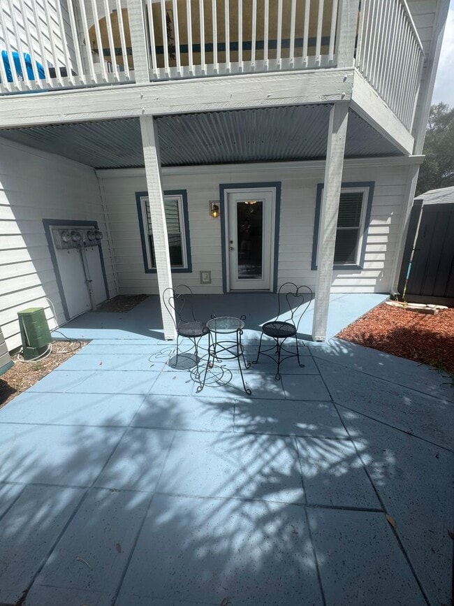 Building Photo - 6545 N Lagoon Dr