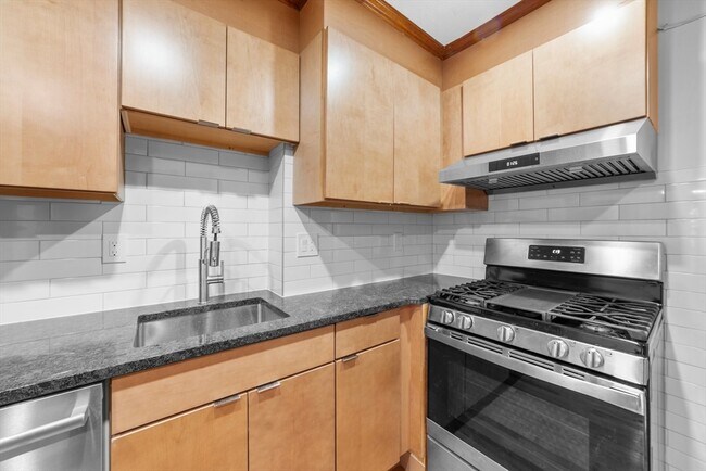 Foto del edificio - 248 Shawmut Ave