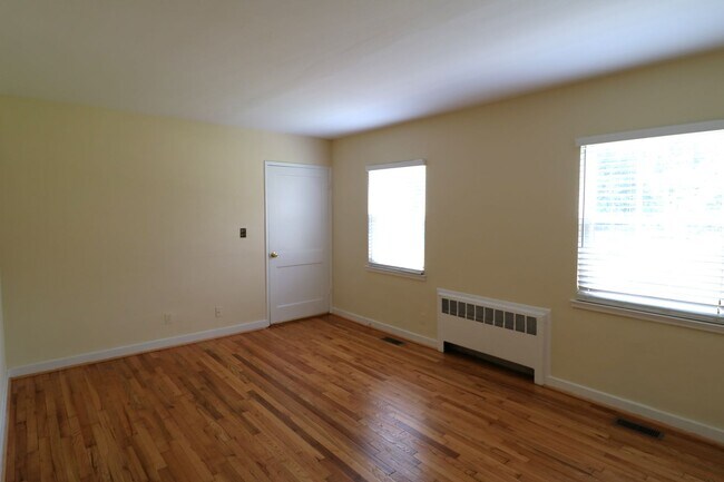 Building Photo - 2509 Miller Park Cir