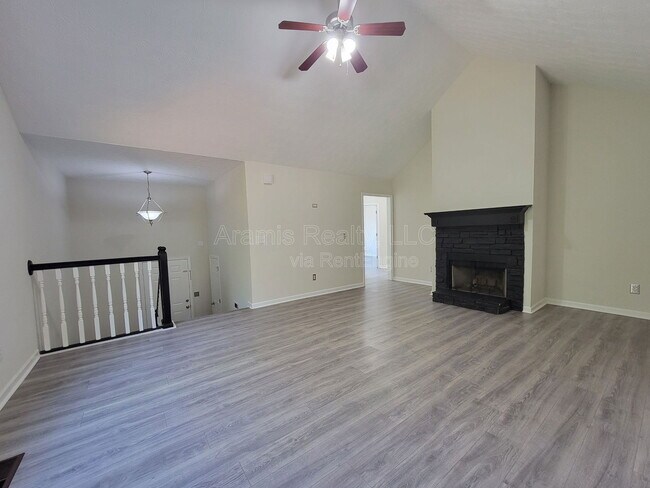 Foto del edificio - 120 Buddy Blvd