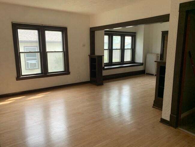Building Photo - 1384 Lafond Ave