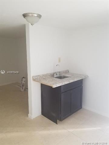 Building Photo - 10345 NW 30th Ct