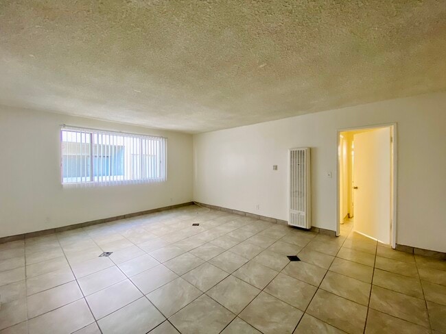 Building Photo - 12621 Caswell Ave