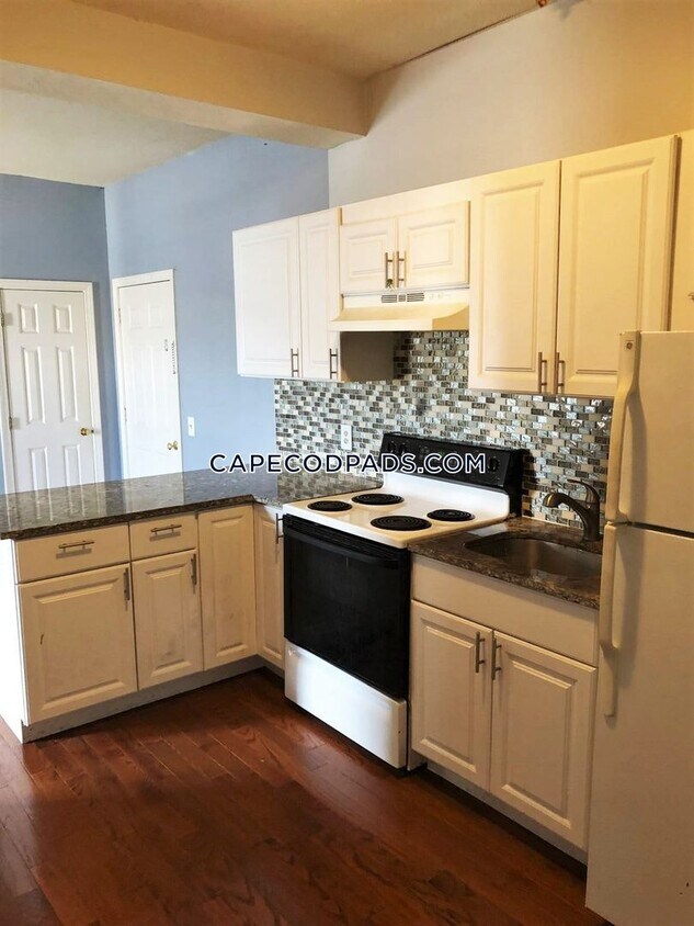 357 Main St Unit 3, Barnstable, MA 02601 Apartment for Rent in