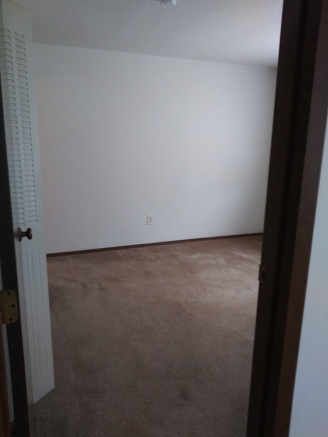 Building Photo - 4912 Douglas #12