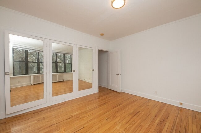 Foto del edificio - Updated Apartments Located at 800 Michigan