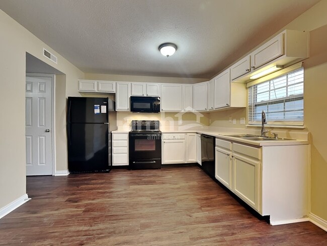 Building Photo - 17937 Cristin Way