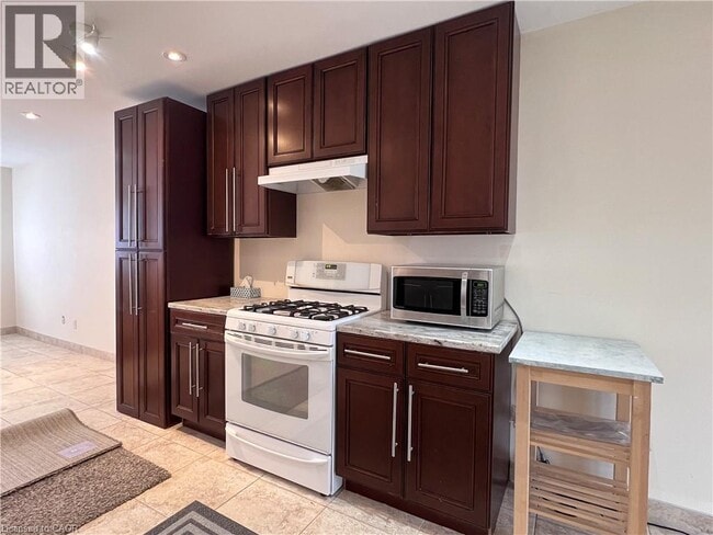 Building Photo - 264 Fischer-Hallman Rd