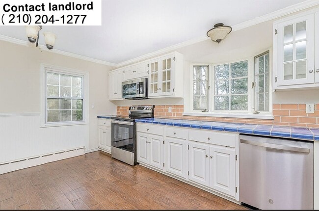 Building Photo - 544 Edinboro Rd