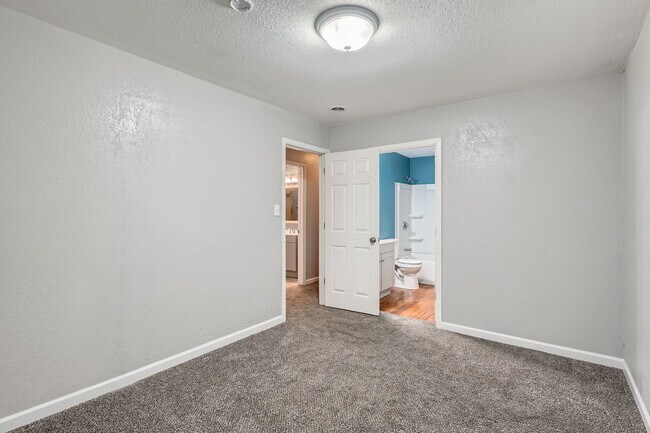 Foto del edificio - 921 Dakin St