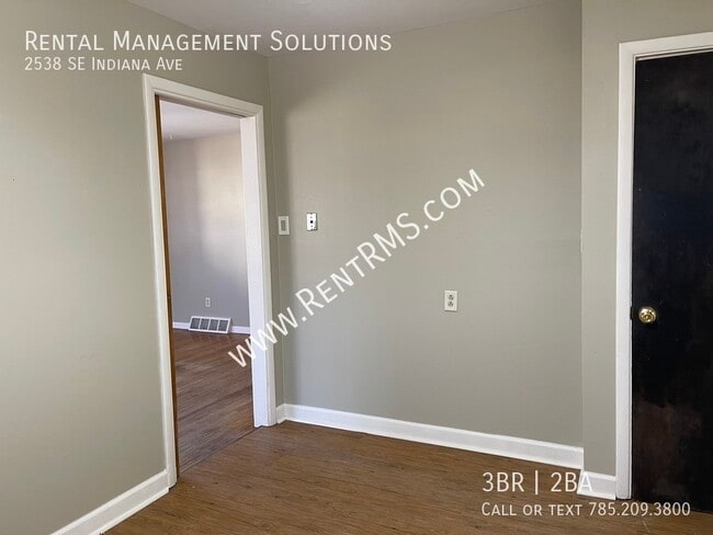Building Photo - 2538 SE Indiana Ave